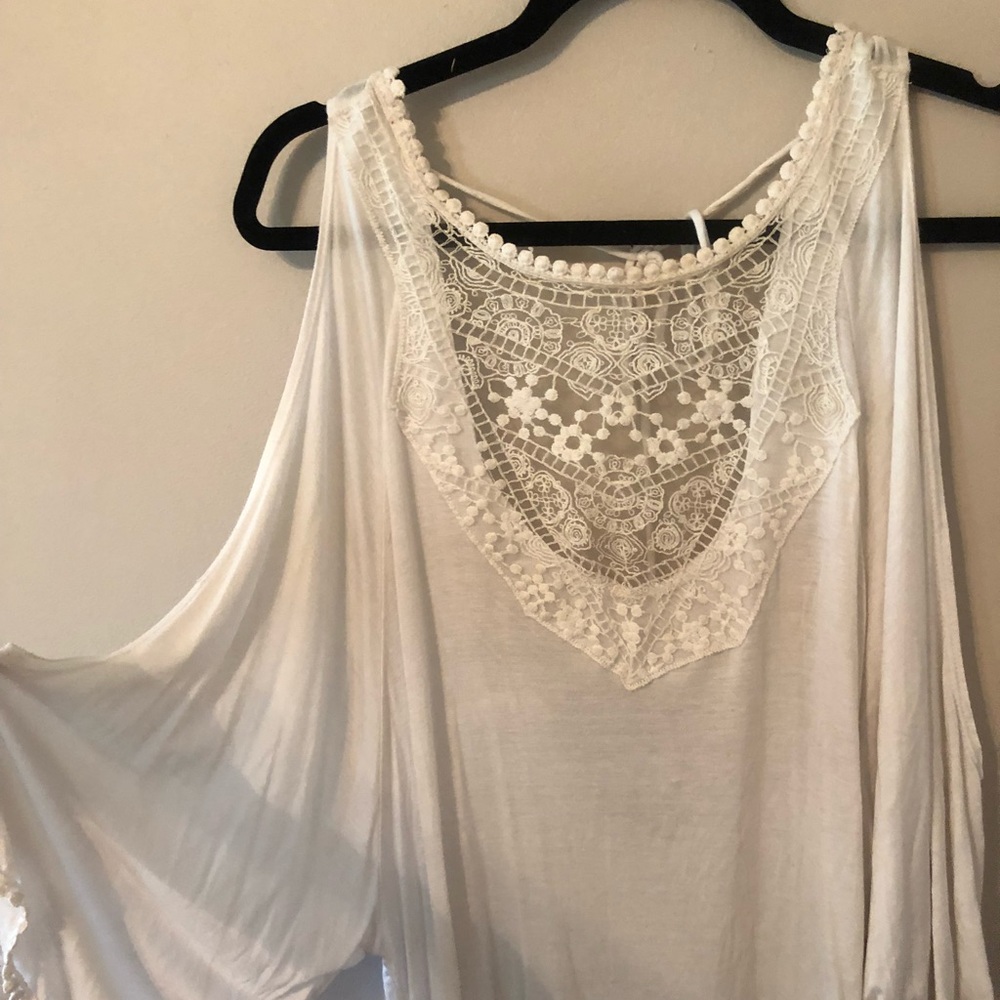 Bohemian flowy sleeved backless top